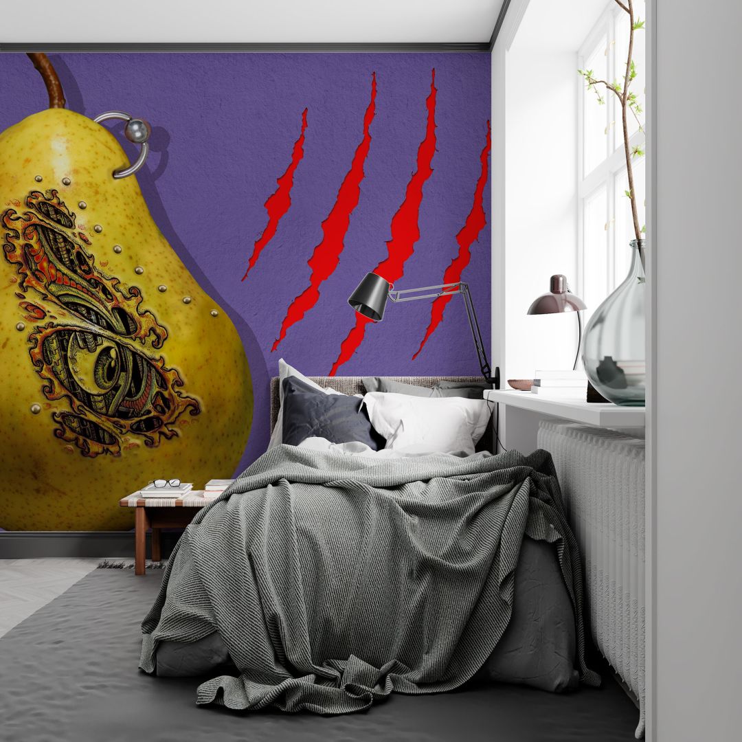 Тапет Круша с татуировка